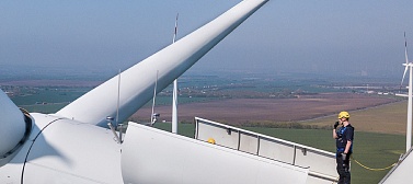 Wind turbine maintenance and operation